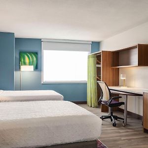 Studio Two Queen Beds Roll Shower Mobility Hearing Access or Non-Smoking